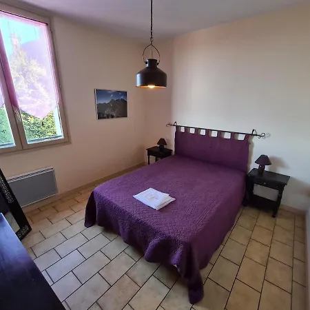 Grand 4 étoiles, Calme, Proche Commerces Appartement Besse-et-Saint-Anastaise