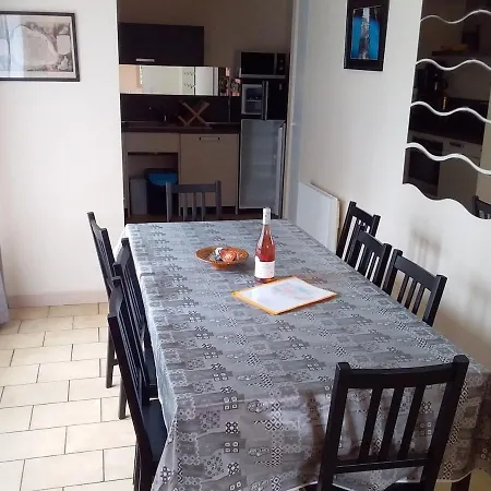 Appartement Grand 4 étoiles, Calme, Proche Commerces